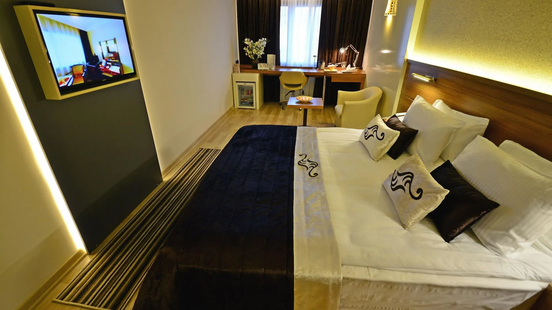 Aksan Hotel İzmir 4*,