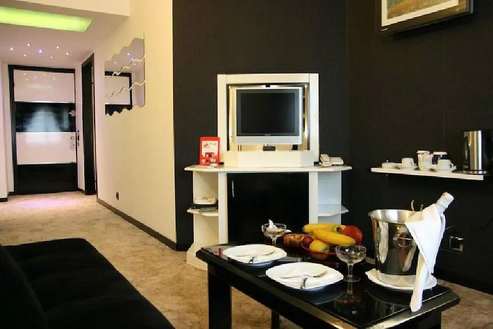 Aksan Hotel İzmir 4*,